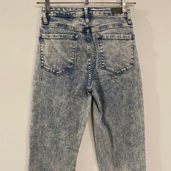 RSQ 90s Acid Wash Vintage Mom Skinny Denim Jeans - Picture 5 of 11